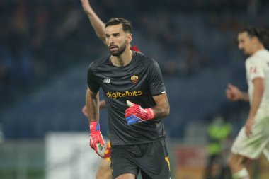 ROME, İtalya - 31.10.2021: RUI PATRICIO (AS ROMA) İtalyan Serisi sırasında Roma 'daki Olimpiyat stadyumunda AS ROMA - AC MILAN arasında oynanan futbol maçı.