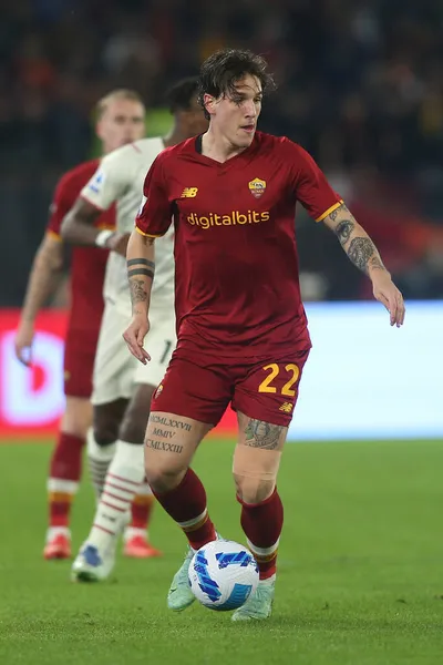 ROME, İtalya - 31.10.2021: NICOLO ZANIOLO (AS ROMA) İtalyan Serisi sırasında Roma 'daki Olimpiyat stadyumunda AS ROMA - AC MILAN.