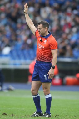 Roma, İtalya - 6 Kasım 2021: REFEREE KARL DICKSON, Roma 'daki Olimpiyat Stadyumu' nda yapılan 2021 Sonbahar Uluslar Serisi Deneme Maçı sırasında.