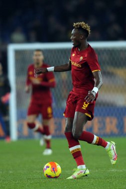 ROME, İtalya - 22.12.2021: TAMMY ABRAHAM (AS ROMA) İtalyan Serisi sırasında Roma Olimpiyat Stadyumu 'nda AS ROMA - UC SAMPDORIA arasında oynanan futbol maçı