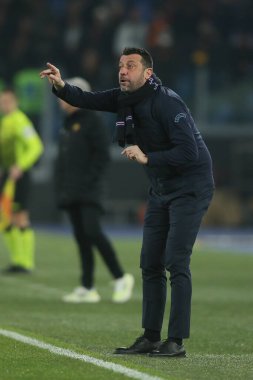 ROME, İtalya - 22.12.2021: D 'AVERSA (COACH SAMP) İtalyan Serisi A futbol karşılaşması sırasında Roma Olimpiyat Stadyumu' nda AS ROMA - UC SAMPDORIA
