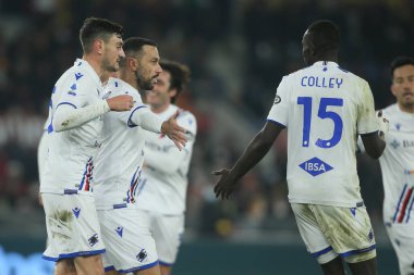 ROME, İtalya - 22.12.2021: GABBIADINI (SAMP) İtalyan Serisi sırasında gol ve CELBRES 'i yakaladı Roma' daki Olimpiyat stadyumunda ROMA - UC SMPDORIA arasındaki futbol maçı