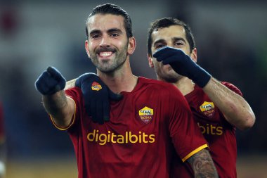 ROME, İtalya - 06.01.2022: SERGIO OLIVEIRA (ROMA) İtalyan Serisi sırasında PENALTY VE CELEBRATES Skorunu belirledi.