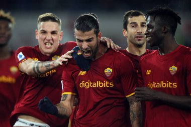 ROME, İtalya - 06.01.2022: SERGIO OLIVEIRA (ROMA) İtalyan Serisi sırasında PENALTY VE CELEBRATES Skorunu belirledi.