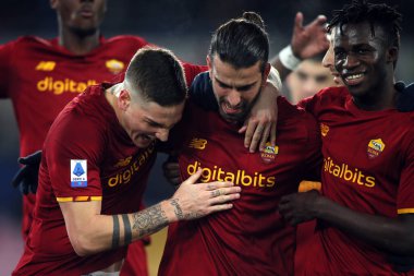 ROME, İtalya - 06.01.2022: SERGIO OLIVEIRA (ROMA) İtalyan Serisi sırasında PENALTY VE CELEBRATES Skorunu belirledi.