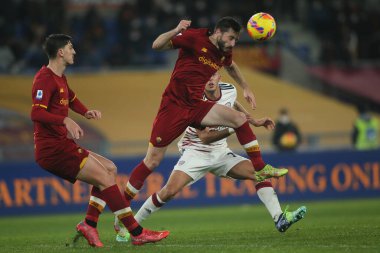 ROME, İtalya - 06.01.2022: MATIAS VINA (AS ROMA) İtalyan Serisi sırasında Roma 'daki Olimpiyat stadyumunda SS AS ROMA - CAGLIARI arasında oynanan futbol maçı