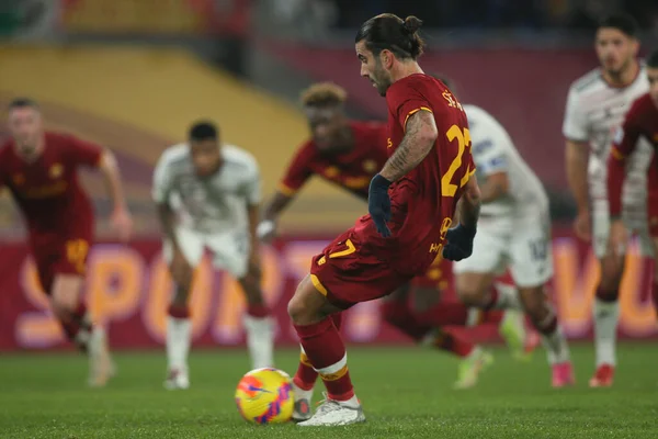Roma Italia 2022 Sergio Oliveira Roma Marca Penalidad Celebra Durante —  Fotos de Stock