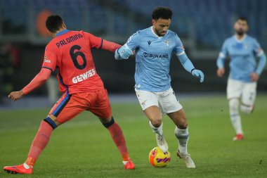 ROME, İtalya - 22.01.2022: PALOMINO (ATA), FELIPE ANDERSON (LAZIO) İtalyan Serisi sırasında SS LAZIO ATALANTA 'ya karşı Roma Olimpiyat Stadyumu' nda oynanan futbol maçı