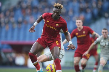 ROME, İtalya - 05.02.2022: TAMMY ABRAHAM (AS ROMA) İtalyan Serisi sırasında Roma 'daki Olimpiyat stadyumunda AS ROMA - GENOA FC arasında oynanan futbol maçı