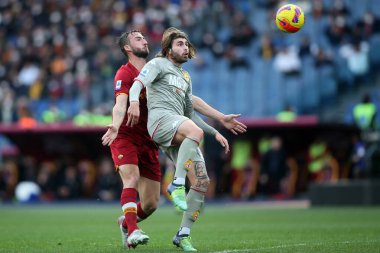 ROME, İtalya - 05.02.2022: BRYAN CRISTANTE (AS ROMA), PORTANOVA (GEN) İtalyan Serisi sırasında Roma 'daki Olimpiyat stadyumunda AS ROMA GENOA FC' a karşı