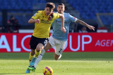 ROME, İtalya - 12.02.2022: HICKEY (BOL) ZACCAGNI (LAZIO) İtalyan Serisi A futbol karşılaşması sırasında Roma Olimpiyat Stadyumu 'nda SS LAZIO - BOLOGNA