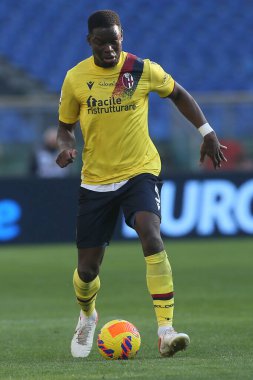 ROME, İtalya - 12.02.2022: SOUMAORO (BOL) İtalyan Serisi sırasında Roma Olimpiyat Stadyumu 'nda SS LAZIO-S BOLOGNA arasında oynanan futbol maçı