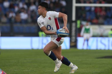 Roma, İtalya - 13.02 2022: MARCUS SMITH (ENGLAND) 2022 Guinness Altı Milletler Test Maçı sırasında Roma 'daki Olimpiyat Stadyumu' nda İngiltere 'ye karşı.