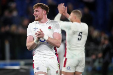 Roma, İtalya - 13.02 2022: MAX MAILNS (ENGLAND), Roma 'daki Olimpiyat Stadyumu' nda İtalya ile İngiltere arasında oynanan 2022 Guinness Altı Milletler Test Maçı 'nda VICTORY' u kutladı..