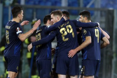 Roma, İtalya - 24.02.2022: MEHDI TAREMI (PORTO), UEFA Avrupa Ligi Round-Off 'lar arasında oynanan UEFA Avrupa Ligi Müsabakaları sırasında ceza aldı.