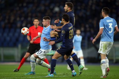 Roma, İtalya - 24.02.2022: MILINKOVIC SAVIC (LAZIO) UEFA Avrupa Ligi 'nin UEFA Avrupa Ligi' ndeki Knockout Round-Offs-Leg One futbol karşılaşması sırasında Roma 'daki Olimpiyat Stadyumu' nda SS Lazio ve Porto arasında başladı.