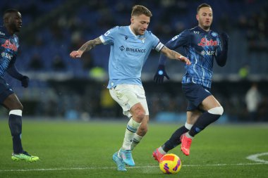 ROME, İtalya - 27.02.2022: KOULIBALY (NAP), CIRO IMMOBILE (LAZIO) İtalyan Serisi sırasında eylem halindeydi.
