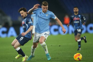 ROME, İtalya - 27.02.2022: M.RUI (NAP), MILINKOVIC SAVIC (LAZIO) İtalyan Serisi A futbol karşılaşmasında SS LAZIO NAPOLI 'ye karşı Roma Olimpiyat Stadyumu' nda oynanan karşılaşma