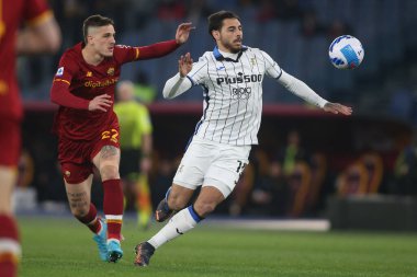 ROME, İtalya - 05.03.2022: NICOLO ZANIOLO (AS ROMA), PEZELLA (ATA) İtalyan Serisi sırasında eylem halindeydi.