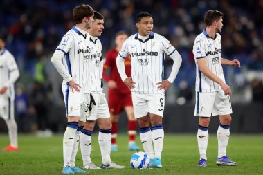 ROME, İtalya - 05.03.2022: MALINOVSKYI (ATA), MIRANCHUK (ATA), MURIEL (ATA) İtalyan Serisi A futbol karşılaşmasında SS AS ROMA ATALANTA ile Roma 'daki Olimpiyat stadyumunda oynanan karşılaşma