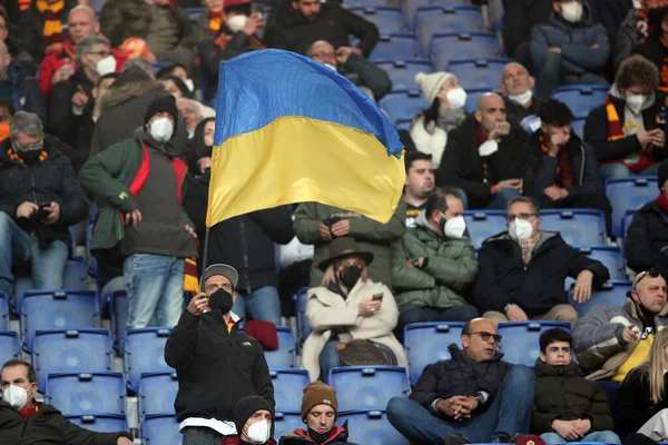 Roma Itália 2022 Flag Ukranian Nas Normas Durante Jogo Futebol — Fotografia de Stock