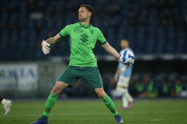 ROME, İtalya - 16.04.2022: BERISHA ETRIT (TOR) İtalyan Serisi 'nde SS LAZIO - TORINO FC arasındaki futbol maçı sırasında Roma Olimpiyat Stadyumu' nda