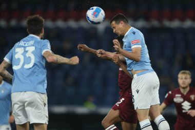 ROME, İtalya - 16.04.2022: LUIZ FELIPE (LAZIO), G.BREMER (TOR) İtalyan Serisi sırasında SS LAZIO - TORINO FC arasında Roma Olimpiyat Stadyumu 'nda oynanan futbol maçı