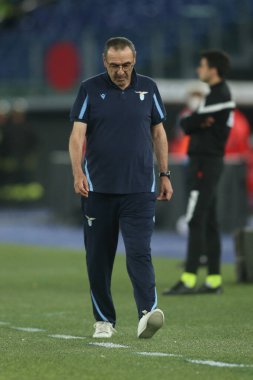 ROME, İtalya - 16.04.2022: MAURIZIO SARRI (COACH LAZIO) İtalyan Serisi A futbol karşılaşmasında SS LAZIO TORINO FC ile Roma Olimpiyat Stadyumu 'nda oynanan karşılaşmada