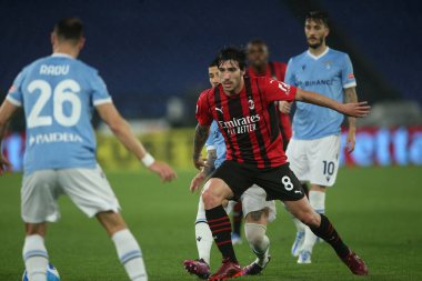ROME, İtalya - 24.04.2022: TONALI (MIL) İtalyan Serisi sırasında Roma Olimpiyat Stadyumu 'nda SS LAZIO-AC MILAN arasında oynanan futbol maçı
