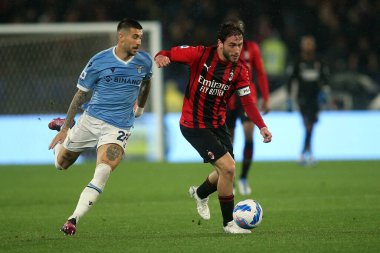 ROME, İtalya - 24.04.2022: ZACCAGNI (LAZIO), CALABRIA (MIL) İtalyan Serisi sırasında SS LAZIO - AC MILAN arasında Roma Olimpiyat Stadyumu 'nda oynanan karşılaşma