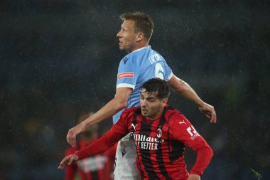 ROME, İtalya - 24.04.2022: LUCAS LEIVA (LAZIO) DIAZ (MIL) İtalyan Serisi A futbol karşılaşmasında SS LAZIO - AC MILAN