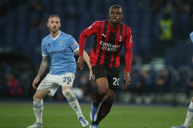 ROME, İtalya - 24.04.2022: KALULU (MIL) İtalyan Serisi sırasında Roma Olimpiyat Stadyumu 'nda SS LAZIO-AC MILAN arasında oynanan futbol maçı