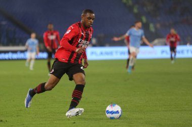 ROME, İtalya - 24.04.2022: KALULU (MIL) İtalyan Serisi sırasında Roma Olimpiyat Stadyumu 'nda SS LAZIO-AC MILAN arasında oynanan futbol maçı