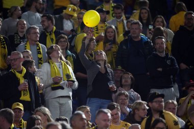 ROME, ITALY - 14.04.2022: Bodo Glimt taraftarları UEFA Konferans Ligi çeyrek final maçı ile FK Bodo / Glimt arasında 14 Nisan 'da Roma Olimpiyat Stadyumu' nda oynanan karşılaşmada destek verdiler..