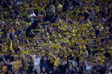 ROME, ITALY - 14.04.2022: Bodo Glimt taraftarları UEFA Konferans Ligi çeyrek final maçı ile FK Bodo / Glimt arasında 14 Nisan 'da Roma Olimpiyat Stadyumu' nda oynanan karşılaşmada destek verdiler..