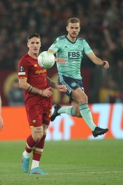 ROME, ITALY - 05.05.2022: Roma 'daki Olimpiyat Stadyumu' nda oynanan UEFA Avrupa Konferans Ligi yarı final karşılaşmasında.