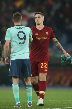ROME, ITALY - 05.05.2022: NICOLO ZANIOLO (AS ROMA), Jamie Vardy (Leicester) UEFA Avrupa Konferans Ligi yarı final karşılaşması sonunda Roma 'daki Olimpiyat Stadyumu' nda Roman - Leicester City. 