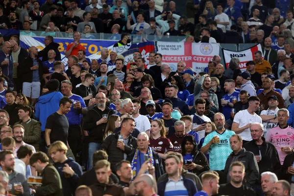 ROME, ITALY - 05.05.2022: Leicesters taraftarları Roma 'daki Olimpiyat Stadyumu' nda oynanan UEFA Avrupa Konferans Ligi yarı final karşılaşmasını bekliyorlar.