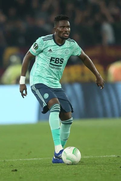 ROME, ITALY - 05.05.2022: Daniel Amartey (Leicester) UEFA Avrupa Konferans Ligi yarı final karşılaşması sırasında Roma 'daki Olimpiyat Stadyumu' nda Roma v Leicester City.