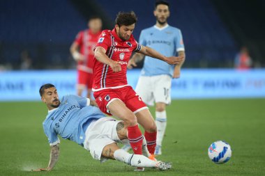 ROME, İtalya - 07.05.2022: BERESZYNSKI (SAMP), ZACCAGNI (LAZIO) İtalyan Serisi sırasında SS LAZIO ile SMPDORIA GENOA arasında Roma Olimpiyat Stadyumu 'nda oynanan futbol maçı.