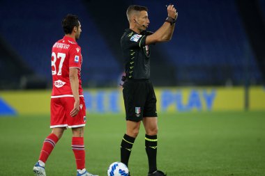 ROME, İtalya - 07.05.2022: İtalyan Serisi sırasında REFEREE MASSA, Roma Olimpiyat Stadyumu 'nda SS LAZIO-S SAMPDORIA GENOA arasında oynanan futbol maçı.
