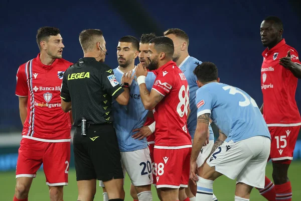 ROME, İtalya - 07.05.2022: İtalyan Serisi sırasında REFEREE MASSA ve ZACCAGNI, Roma Olimpiyat Stadyumu 'nda SS LAZIO - S SAMPDORIA GENOA arasında oynanan futbol maçı.