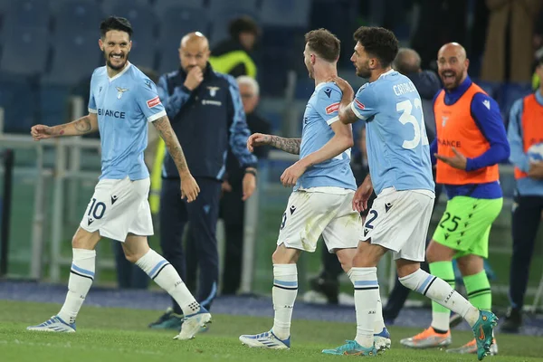ROME, İtalya - 07.05.2022: LUIS ALBERTO (LAZIO) gol (2-0) attı ve İtalya Serisi 'nde SS LAZIO SMPDORIA GENOA ile Roma Olimpiyat Stadyumu' nda oynanan futbol karşılaşmasını kutladı..