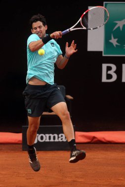 ROME, ITALY - 09 Mayıs 2022 tarihinde İtalya 'nın Foro Italico kentinde oynanan Internazionali BNL D' Italia 'da oynanan maçta, İtalyan F. Fognini' ye karşı forehand oynadı..