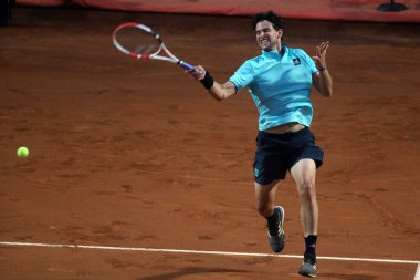ROME, ITALY - 09 Mayıs 2022 tarihinde İtalya 'nın Foro Italico kentinde oynanan Internazionali BNL D' Italia 'da oynanan maçta, İtalyan F. Fognini' ye karşı forehand oynadı..