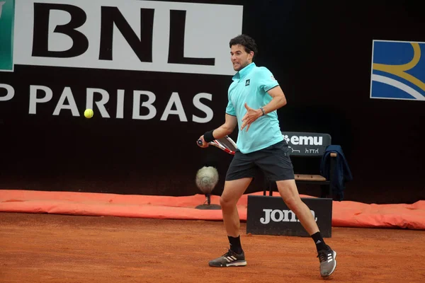 ROME, ITALY - 09 Mayıs 2022 tarihinde İtalya 'nın Foro Italico kentinde oynanan Internazionali BNL D' Italia 'da oynanan maçta, İtalyan F. Fognini' ye karşı forehand oynadı..