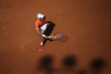 ROME, ITALY - 10.05.2022: NOLAN DJOKOVIC (SRB), 10 Mayıs 2022 tarihinde İtalya 'nın Foro Italico şehrinde oynanan Internazionali BNL D' Italia 'da oynanan tek kişilik tur karşılaşmasında AKARATSEV (RUS) ile oynamıştır..