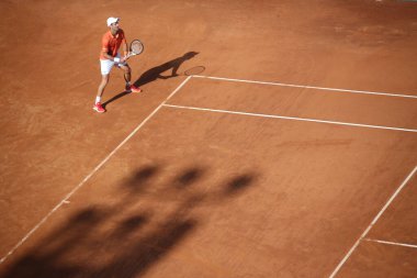 ROME, ITALY - 10.05.2022: NOLAN DJOKOVIC (SRB), 10 Mayıs 2022 tarihinde İtalya 'nın Foro Italico şehrinde oynanan Internazionali BNL D' Italia 'da oynanan tek kişilik tur karşılaşmasında AKARATSEV (RUS) ile oynamıştır..
