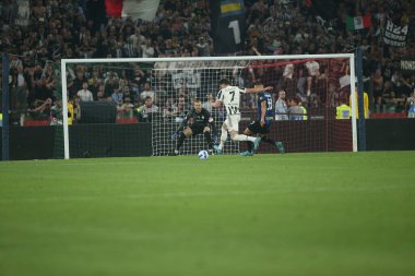 ROME, İtalya - 11.05.2022: FC JUVENTUS TURIN 'e karşı FC INTERNAZIONALE MILAN' ın Roma 'daki Olimpiyat Stadyumu' nda oynanan İtalya Kupası Finali 2022 Kupası 'nda eylem halindedir.