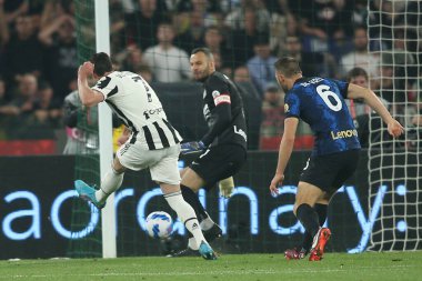 ROME, İtalya - 11.05.2022: FC JUVENTUS TURIN 'e karşı FC INTERNAZIONALE MILAN' ın Roma 'daki Olimpiyat Stadyumu' nda oynanan İtalya Kupası Finali 2022 Kupası 'nda eylem halindedir.